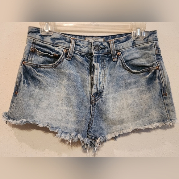 Free People Size 26 Denim Shorts 1.5"-2" Inseam - Picture 1 of 4